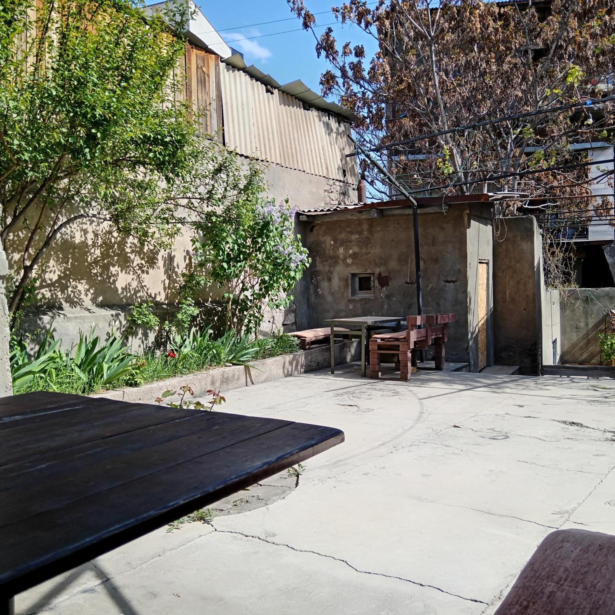 House 56 Hotel Jerevan Buitenkant foto